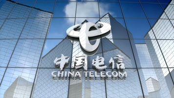超清玻璃幕墙蓝天白云标志中国电信logo视频素材