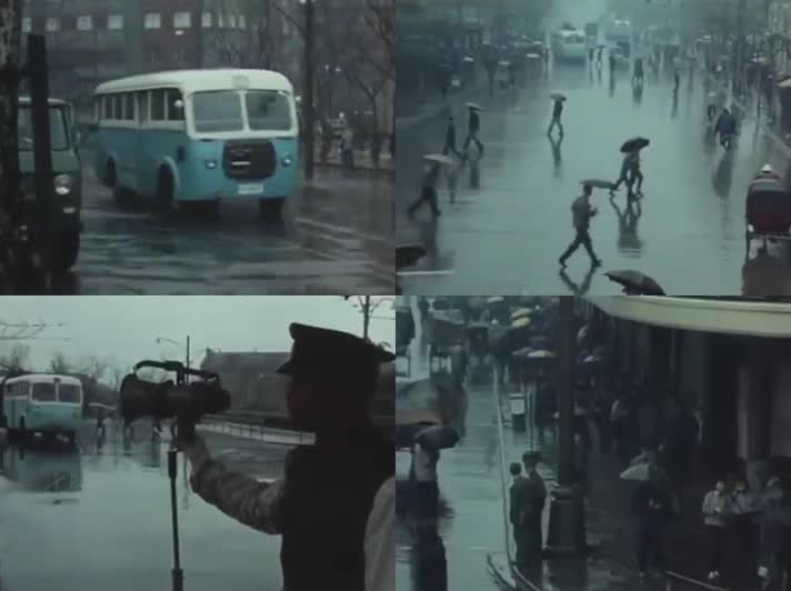 70年代雨中的上海繁华步行街