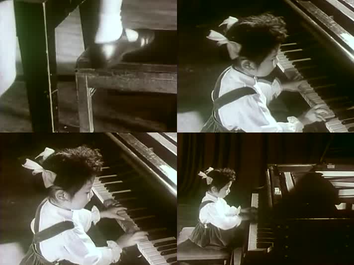 80年代幼儿钢琴弹奏表演