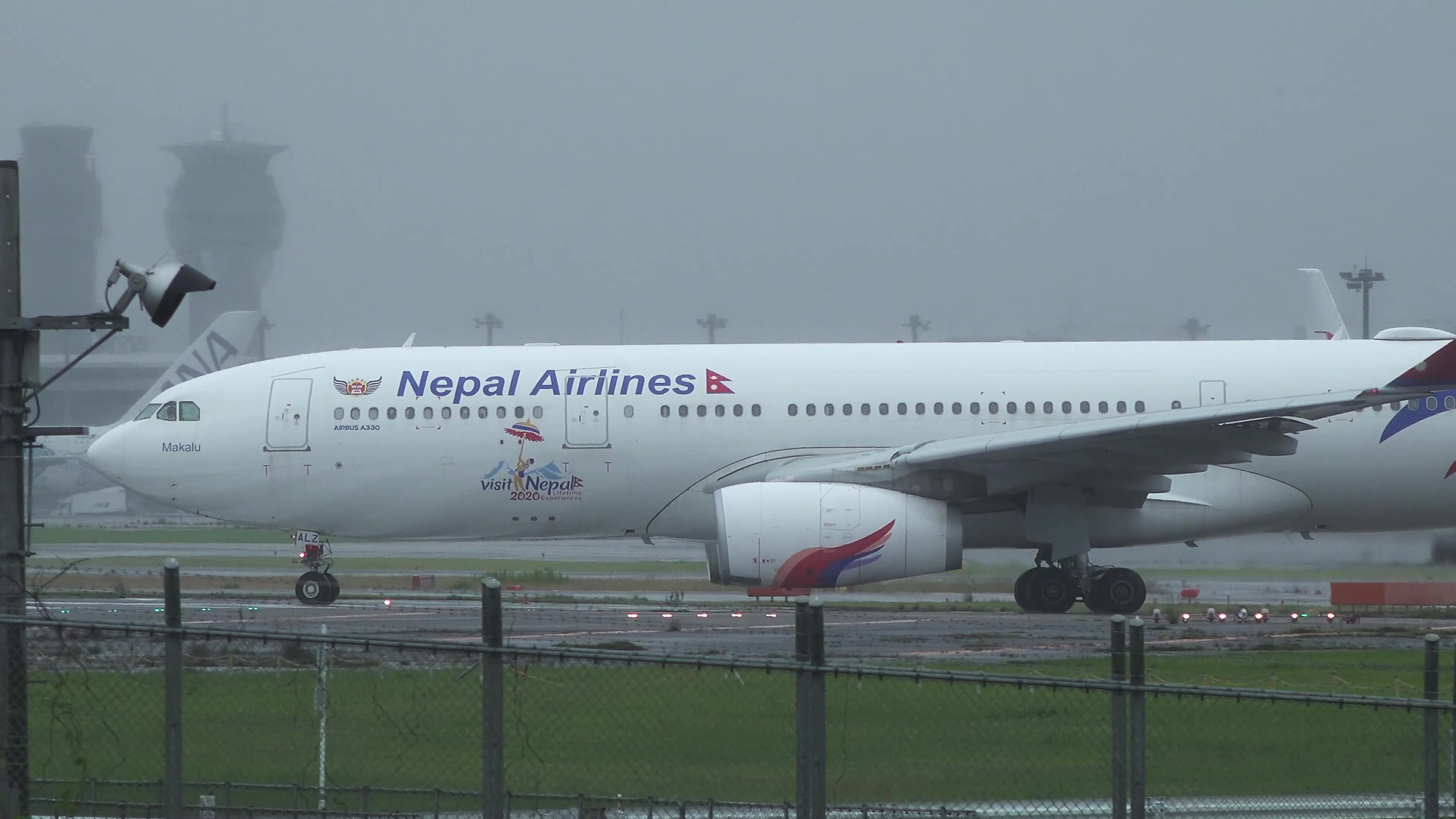 尼泊尔航空，飞机起飞视频素材,延时摄影视频素材下载,高清3840X2160视频素材下载,凌点视频素材网,编号:498703