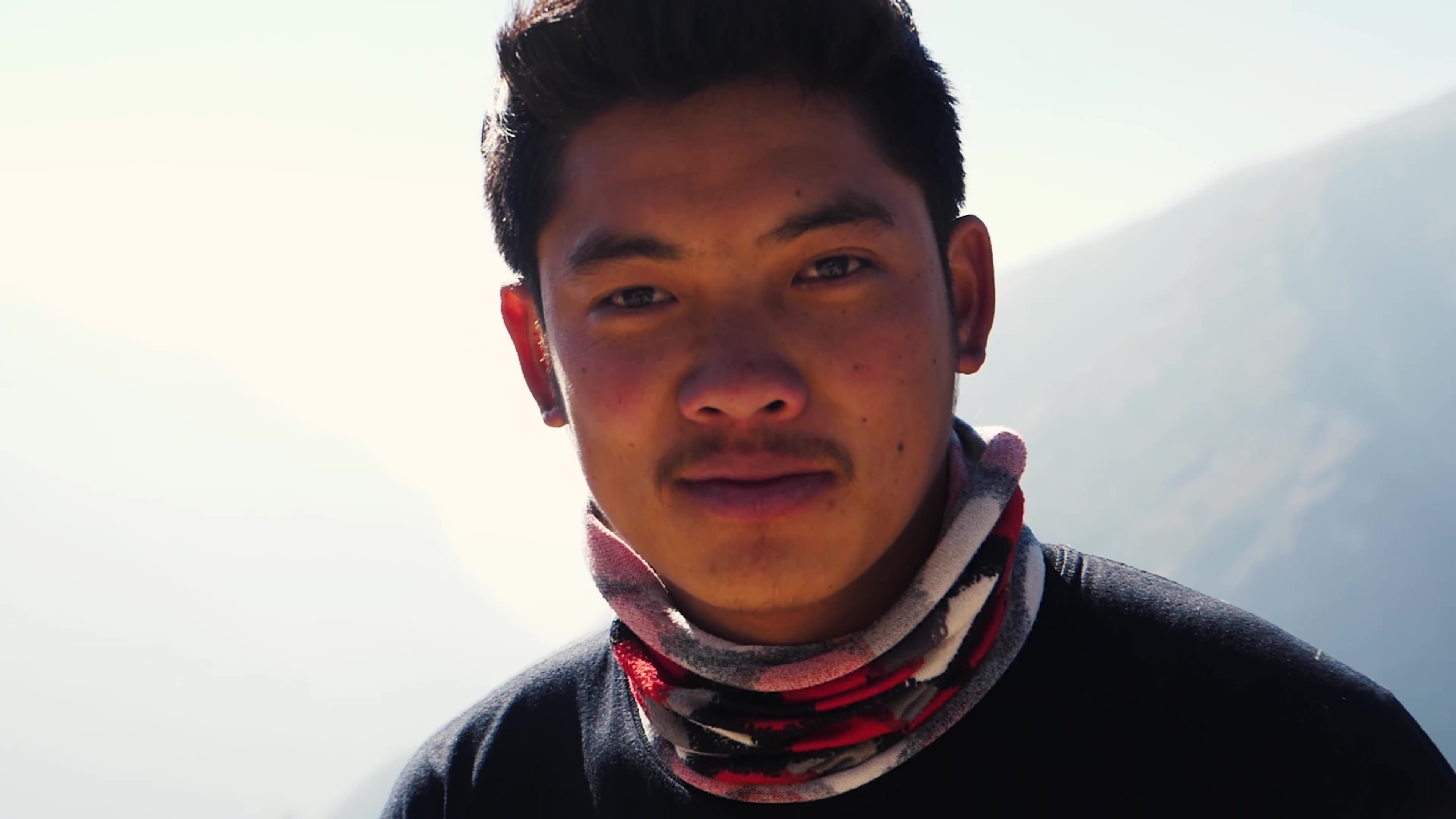 尼泊尔军用弯刀砍刀-图库-五毛网