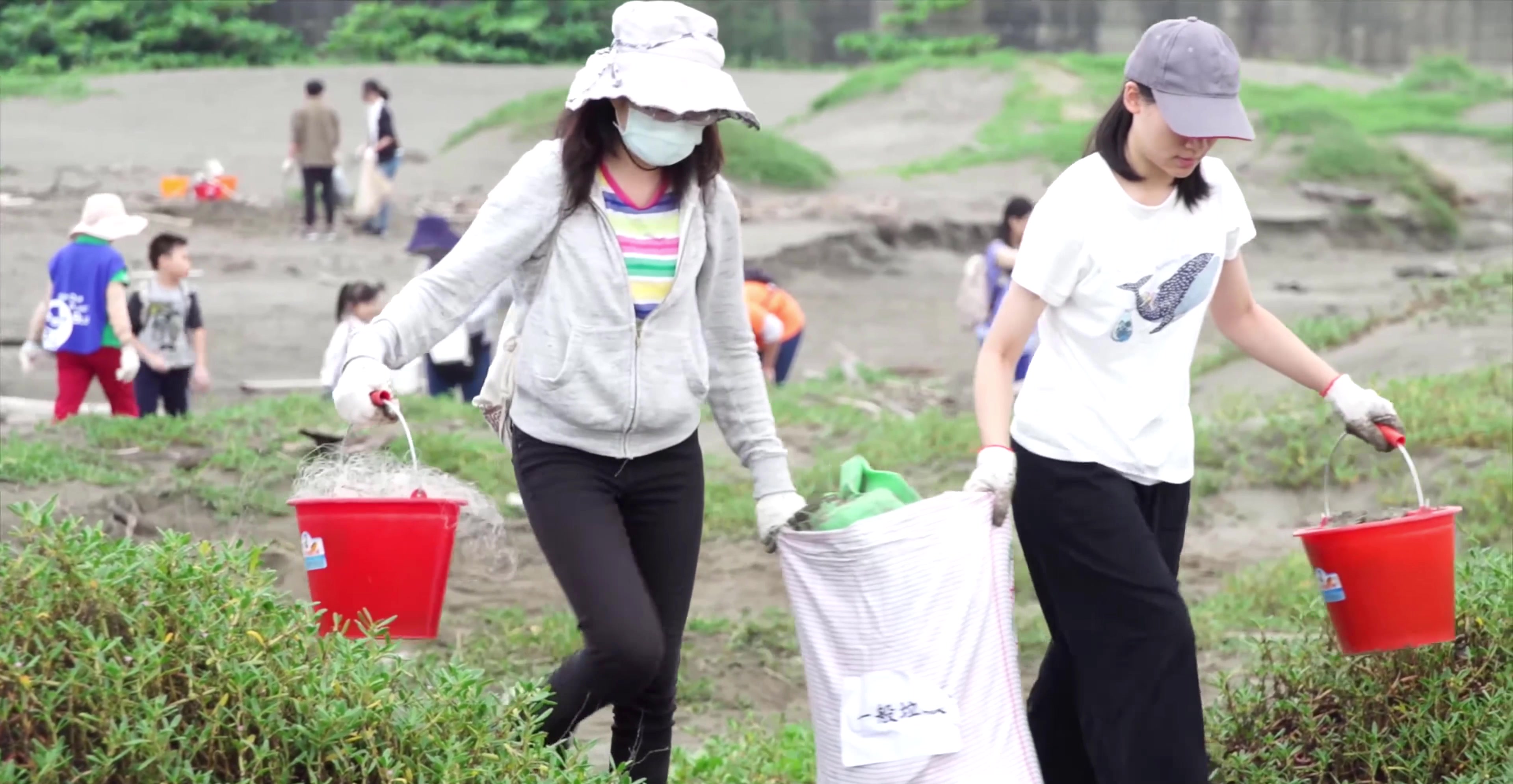 三江街道卫生服务中心开展清捡垃圾美化家园志愿服务活动-嵊州新闻网