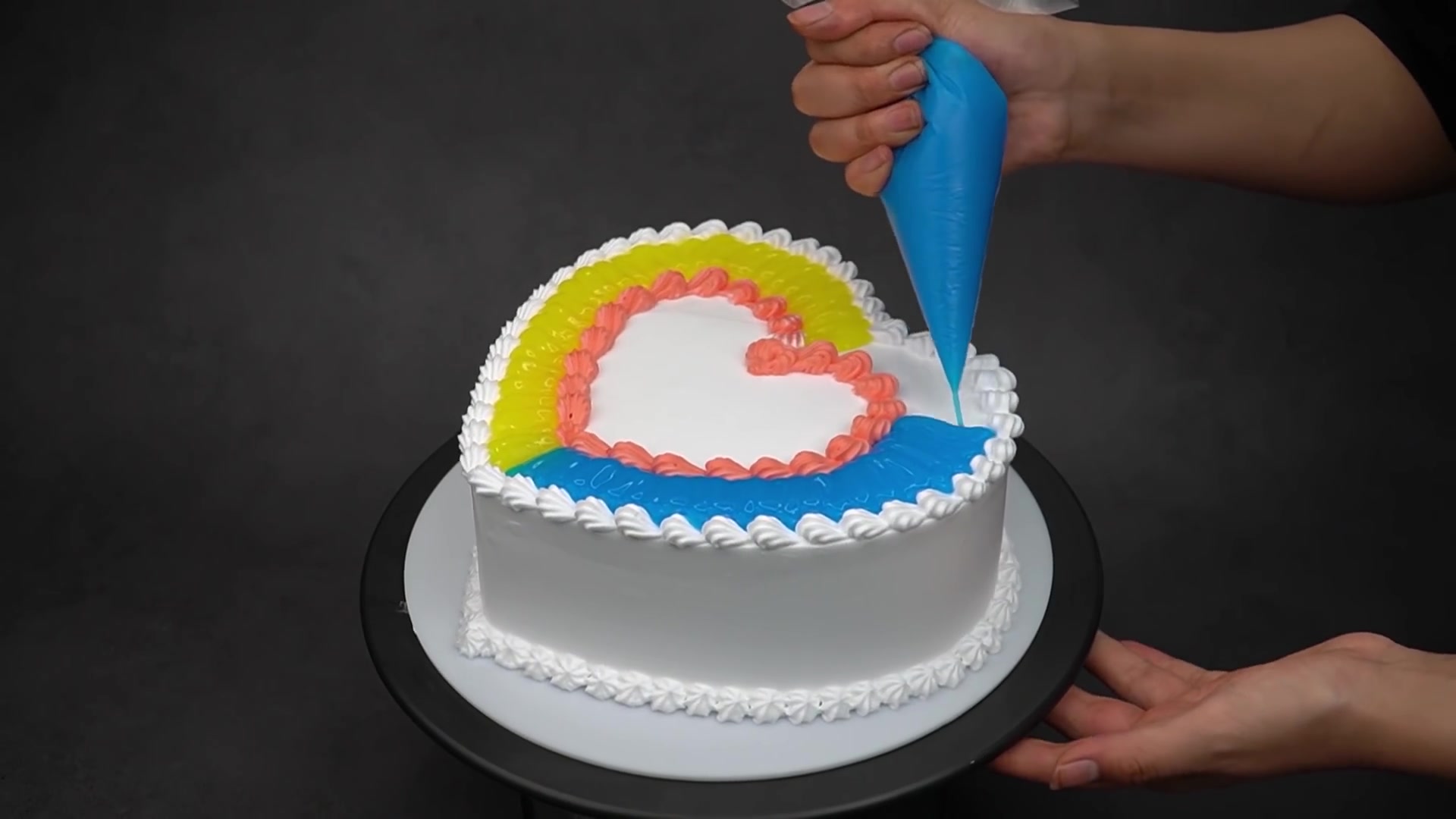 爱心蛋糕,心形生日蛋糕图片浪漫 - 伤感说说吧