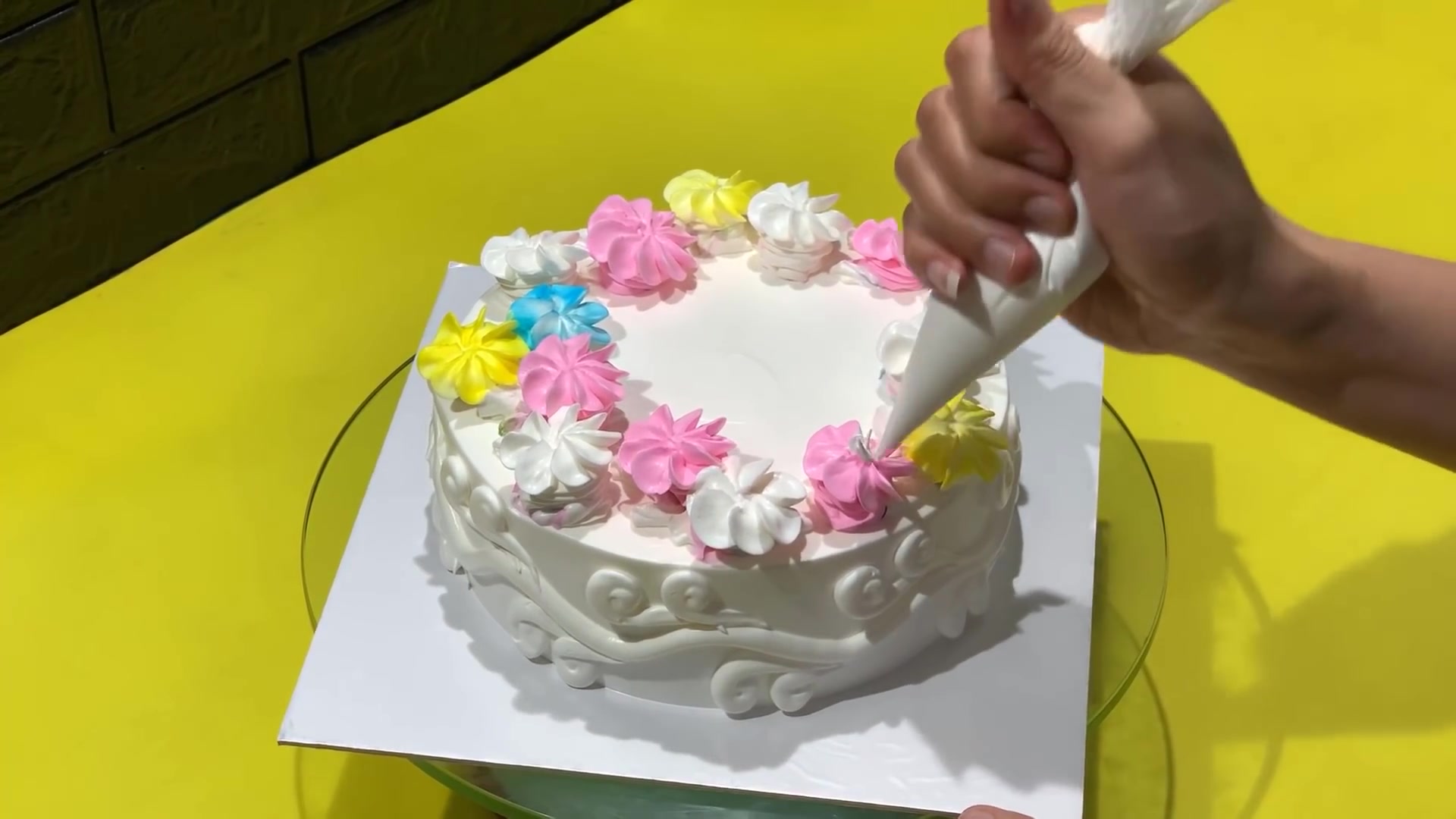 韩式裱花蛋糕怎么做_韩式裱花蛋糕的做法_豆果美食