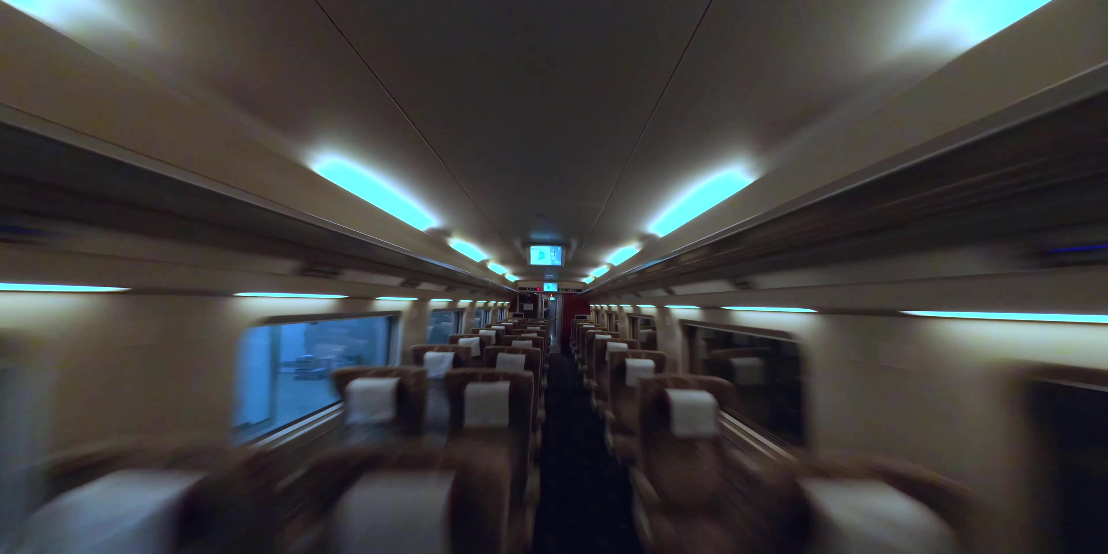 穿行的火车视频素材下载,高清实拍,视频模版_凌点视频素材网