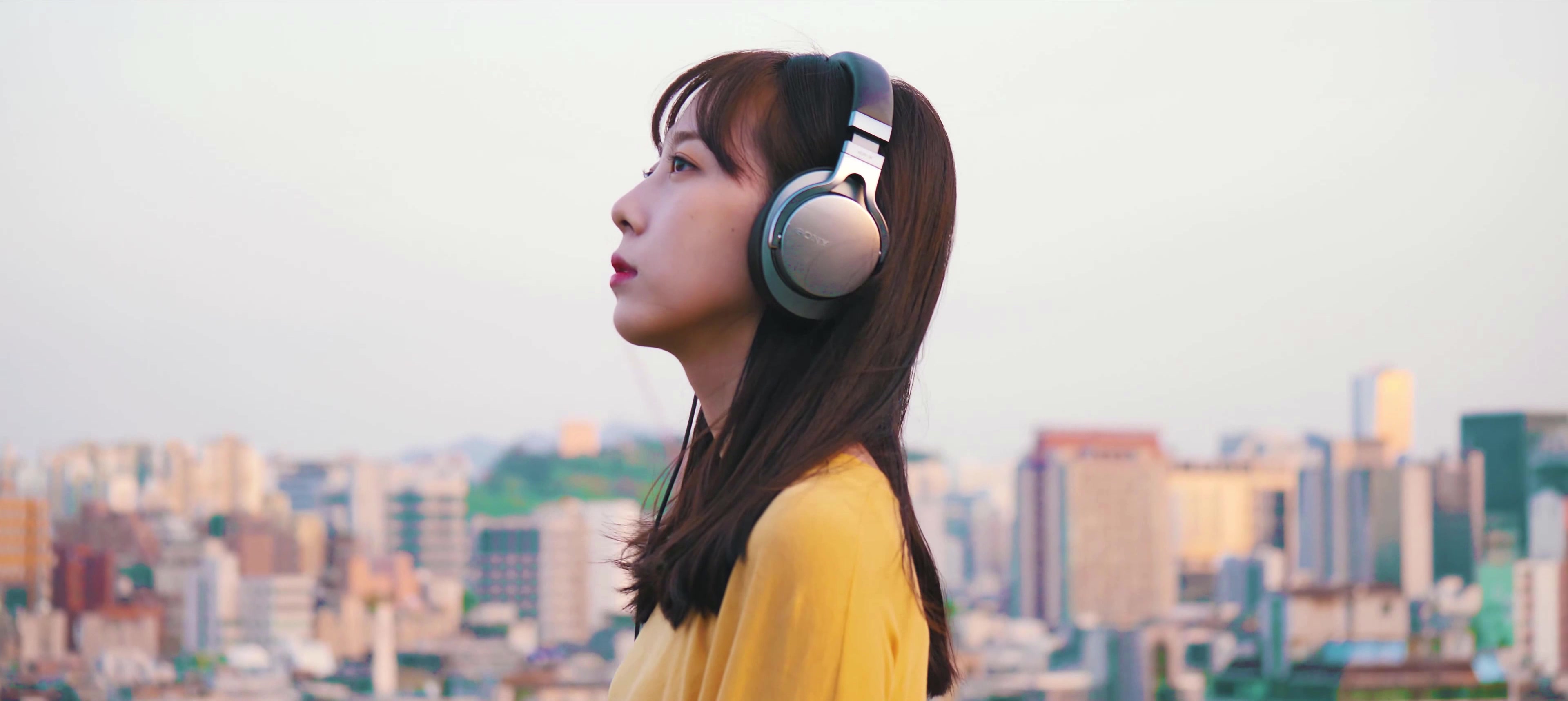 戴耳機聽音樂的女孩圖片素材-JPG圖片尺寸6720 × 4480px-高清圖案501026881-zh.lovepik.com